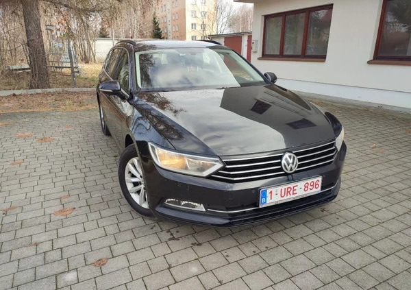 Volkswagen Passat cena 40000 przebieg: 250000, rok produkcji 2015 z Poniatowa małe 326